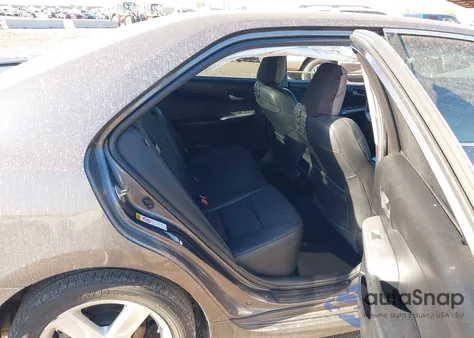 2013 Toyota Camry Se z USA, uszkodzony, nr VIN 4T1BF1FK3DU280481